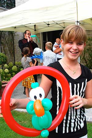 balloon birthday girl parrot