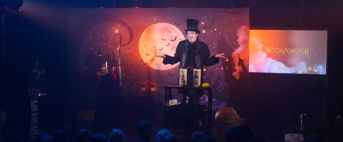 Magic show for school halloween