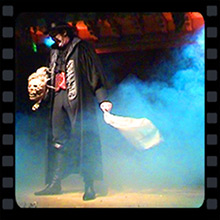 Vampire illusion show Bellewaerde